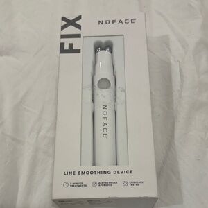 NuFace FIX Line Smoothing Device - White and Silver